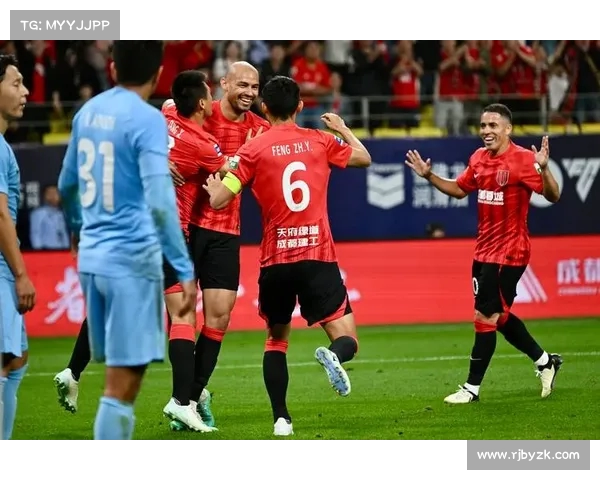 成都外援费利佩儿子挑战学唱《义勇军进行曲》展现中文发音潜力